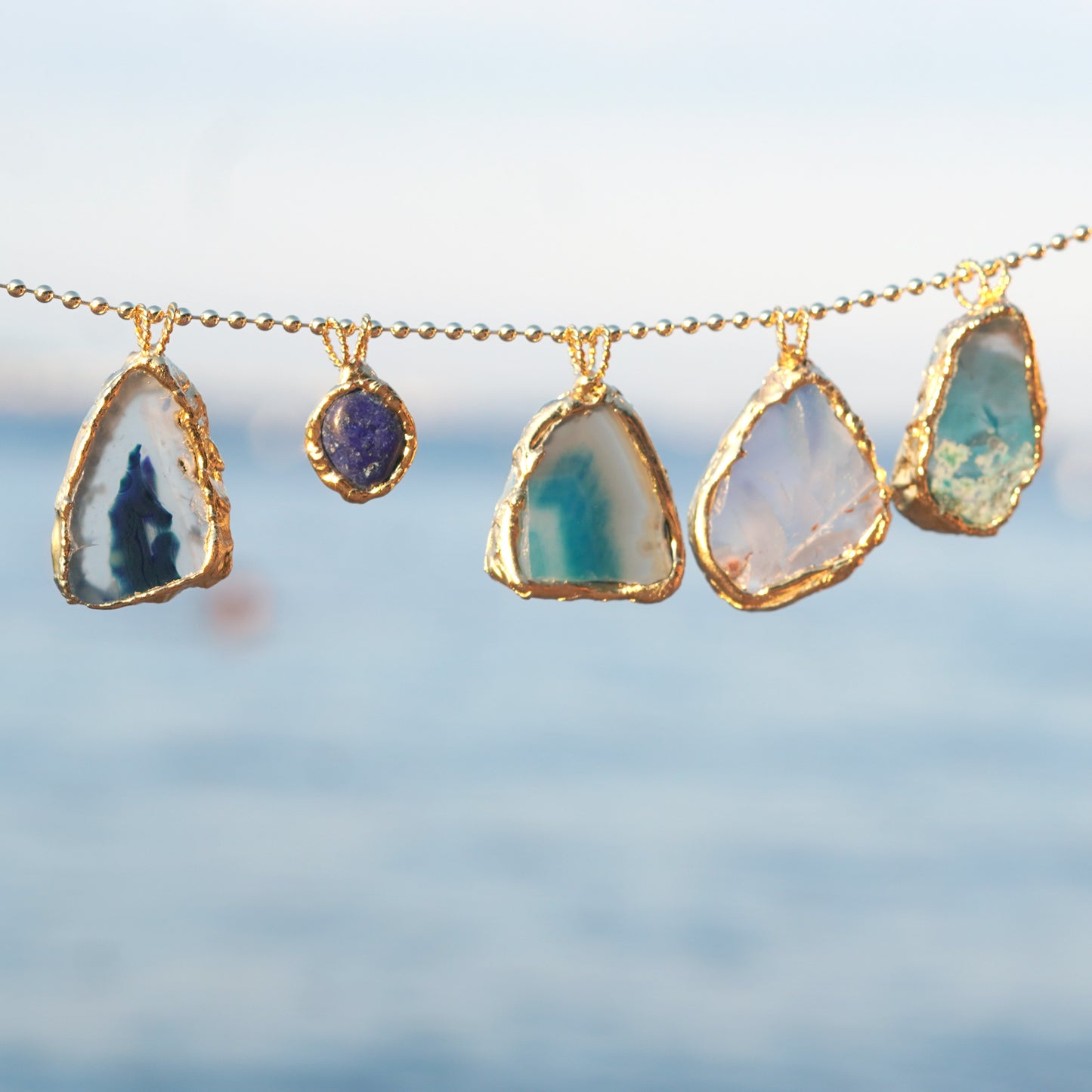 Océan wave single stone necklace