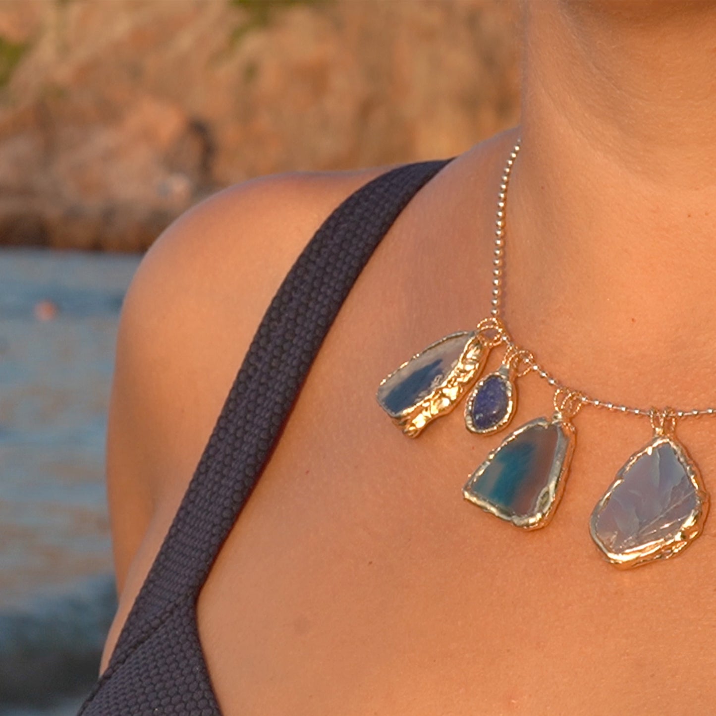 Océan wave single stone necklace